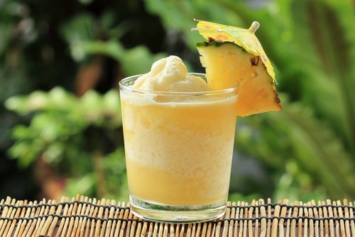 Îți reglezi digestia cu smoothie de ananas