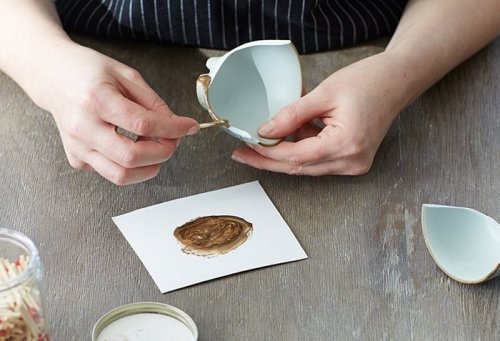 Tehnica Kintsugi este ideală pentru a repara obiectele ceramice sparte