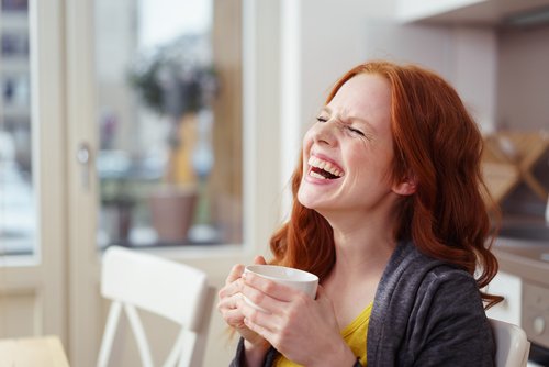 Terapia prin râs alungă stresul și grijile