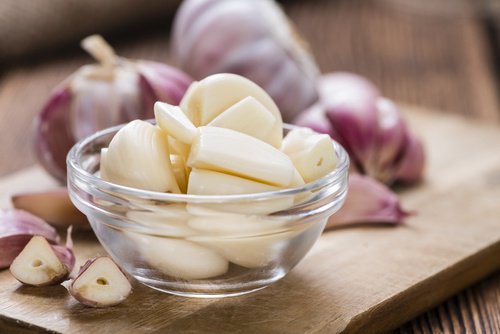Usturoiul ameliorează simptomele menopauzei