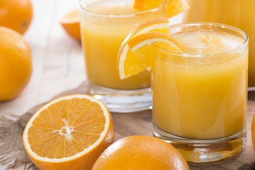 Carența de vitamina C – 8 simptome frecvente Carența de vitamina C – 8 simptome frecvente