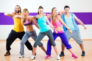 Zumba: de ce este o activitate atât de îndrăgită?