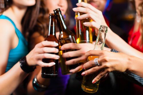 Consumul excesiv de băuturi alcoolice îți afectează rinichii