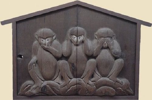 Lecția oferită de cele trei maimuțe înțelepte