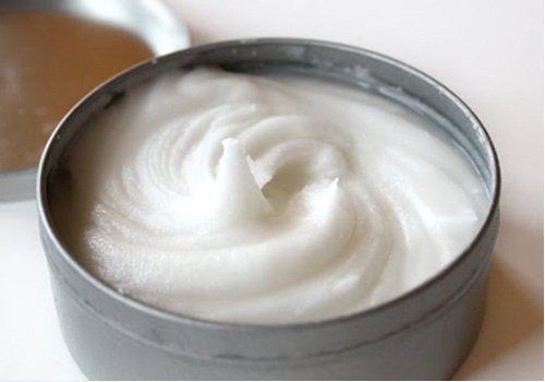 Ai la dispoziție numeroase produse naturale care elimină petele de pe piele