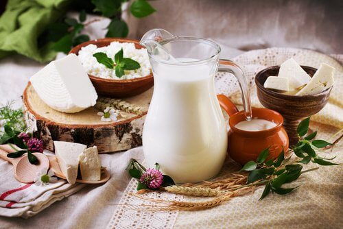 Consumă produse lactate degresate pentru a reduce aportul de colesterol