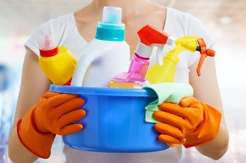 Produsele de curățenie conțin substanțe toxice