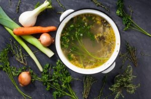 Cum să gătești supe de legume gustoase pentru slăbit