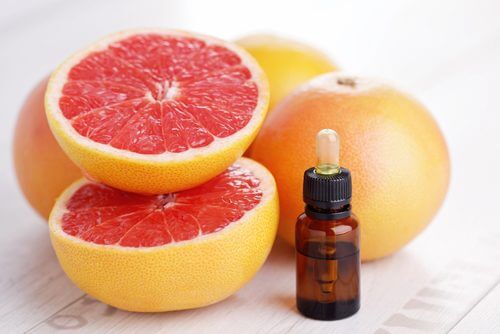Tratamente naturiste pentru aftele bucale precum extractul de grepfrut