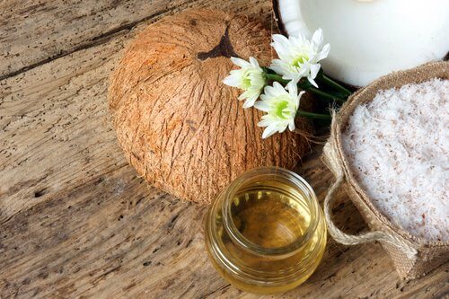 Ulei de cocos pentru întinerirea pielii