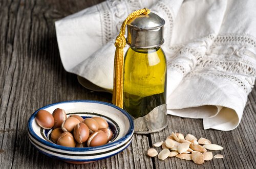 Uleiul de argan estompează ridurile fine