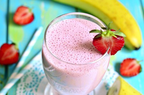 6 băuturi naturale și delicioase cu căpșune 6 băuturi naturale și delicioase cu căpșune