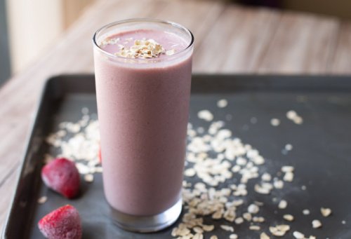 Poți consuma smoothie-uri de căpșune chiar dacă ești la dietă