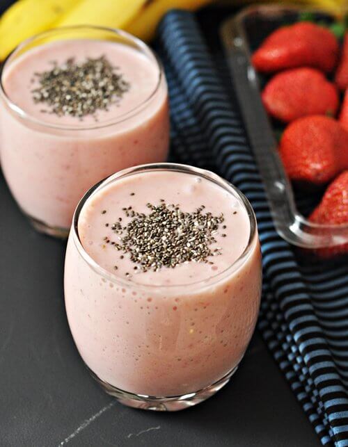 Un smoothie cu iaurt și căpșune este pe placul întregii familii