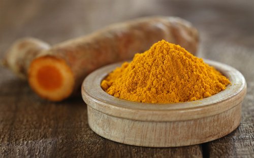 Curcuma combate cancerul pentru că este antiinflamator