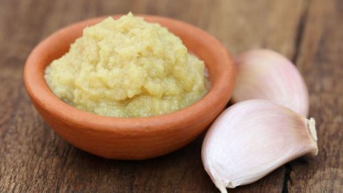 Remedii ca o mască pe bază de usturoi sunt ușor de preparat