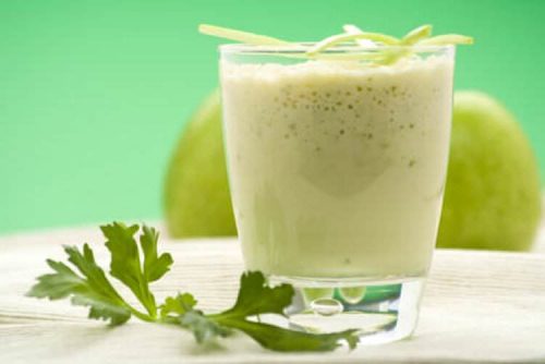 Smoothie laxativ cu aloe vera și măr verde