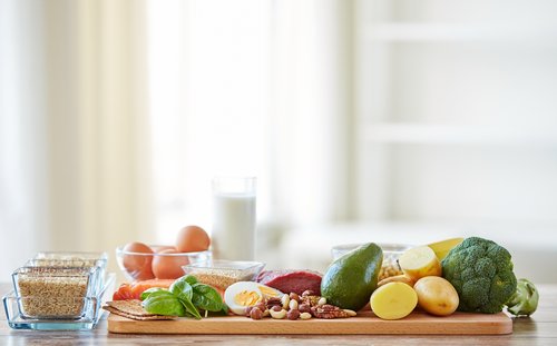 Trucuri pentru un păr puternic cu alimente benefice