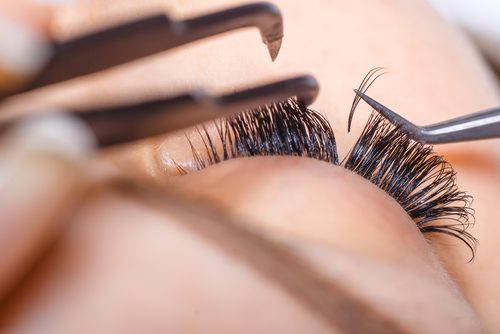 Balsam natural pentru alungirea genelor ce oferă rezultate uimitoare