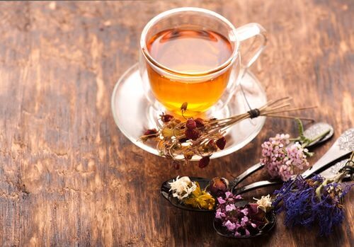 Ceaiul de valeriană este printre cele mai bune remedii naturale împotriva anxietății
