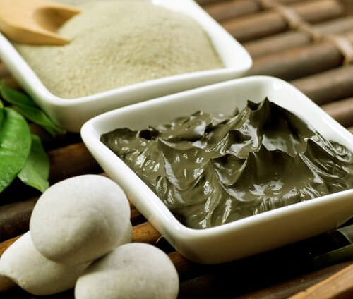 Cremă naturală împotriva pielii lăsate cu ceai negru