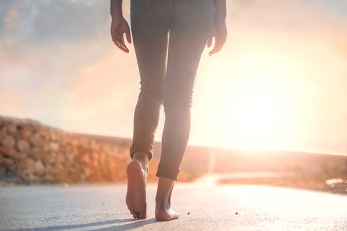 Mersul pe jos este printre cele mai bune exerciții pentru combaterea anxietății