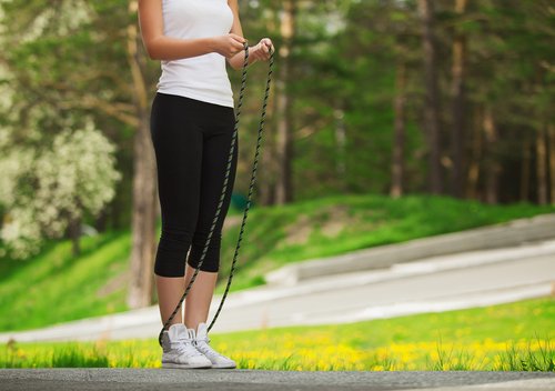 Săritul corzii este printre cele mai bune exerciții matinale