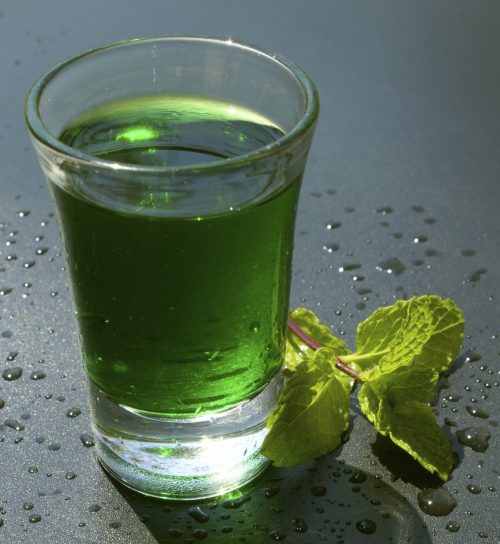 Apa verde este bogată în vitamine și minerale