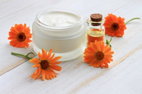 Gălbenelele incluse în remedii naturiste împotriva bătăturilor