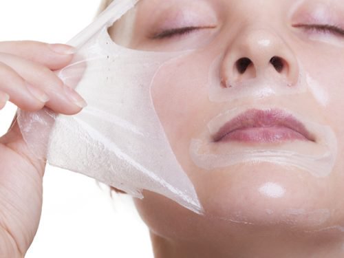Mască facială cu lapte și gelatină cu proprietăți exfoliante