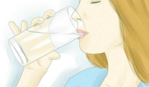 Motive să bei apă caldă pentru a te menține sănătos