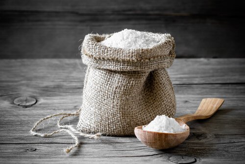 Remedii naturiste împotriva păduchilor cu sare