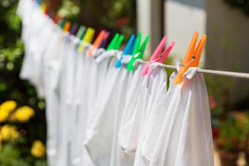 8 trucuri pentru albirea hainelor