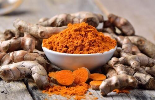 5 condimente care elimină toxinele din organism 5 condimente care elimină toxinele din organism