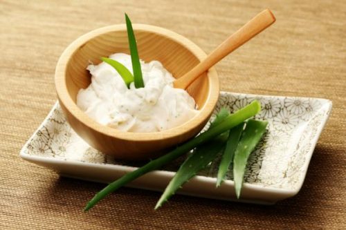 Cremă pentru întărirea pleoapelor cu aloe vera