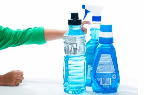 Nu trebuie să refolosești sticlele de plastic deoarece sunt pline de bacterii