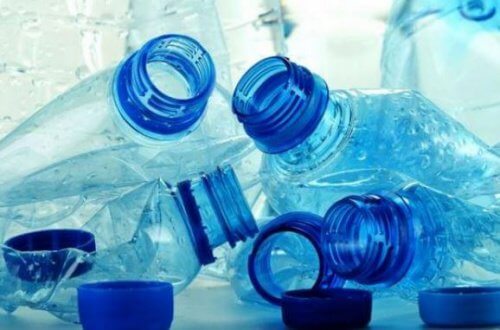 De ce să nu refolosești sticlele de plastic pline de chimicale periculoase