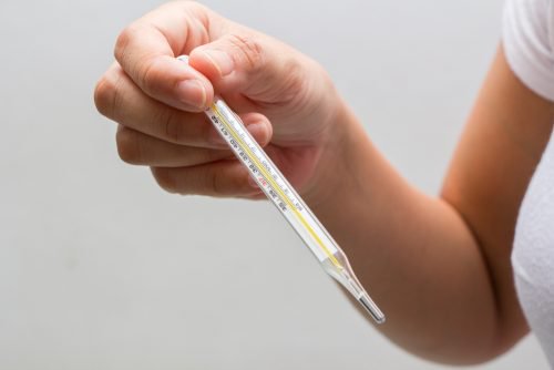 Simptome ale afecțiunilor tiroidiene ca fluctuația de temperatură