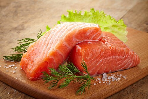 Alimente care susțin sănătatea renală ca peștele oceanic