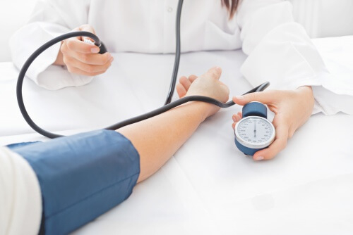Beneficii oferite de sarea roz de Himalaya pentru scăderea tensiunii arteriale