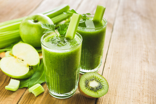 Cură de detoxifiere de 7 zile cu kiwi și mere ce îți protejează sănătatea
