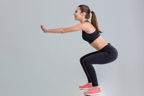 Exerciții pentru a tonifia fesele ca genuflexiunile