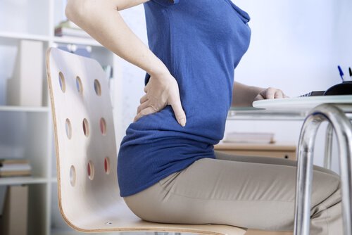 Exerciții pentru întărirea zonei lombare la birou