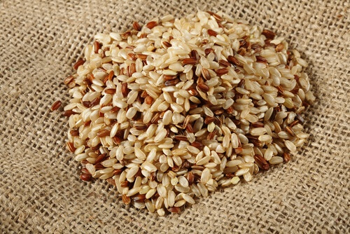 Orezul brun pe lista de alimente bogate în melatonină