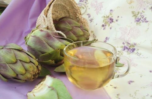 Apa de anghinare pe lista de remedii naturale pentru ficatul gras