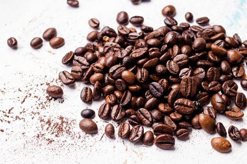 Boabe prăjite pentru măști pe bază de cafea