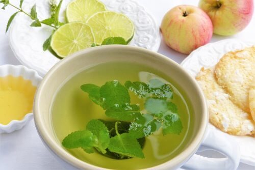 Ceaiuri naturale pentru slabire si detoxifierea organismului