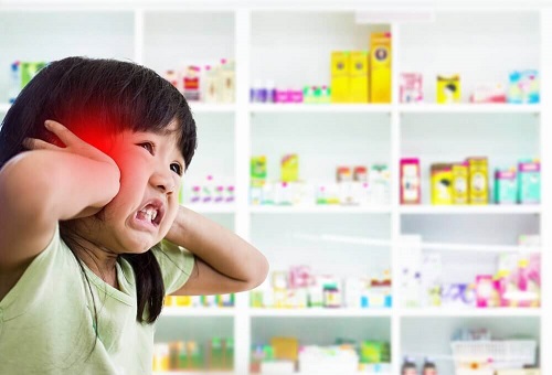 Fotofobia pe lista de simptome ale meningitei la copii
