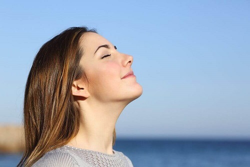 Metode naturale de întinerire prin respirație corectă