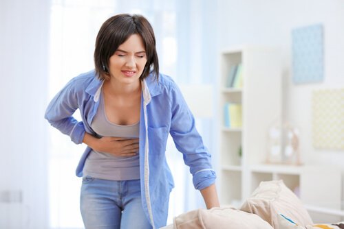 Semne că ai ficatul intoxicat precum durerile abdominale